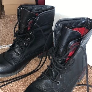 Combat boots